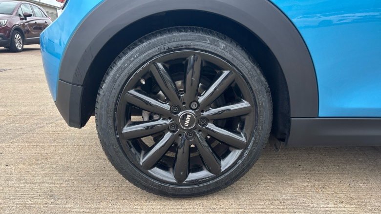 MINI Hatchback 1.5 Cooper 3dr Petrol Hatchback